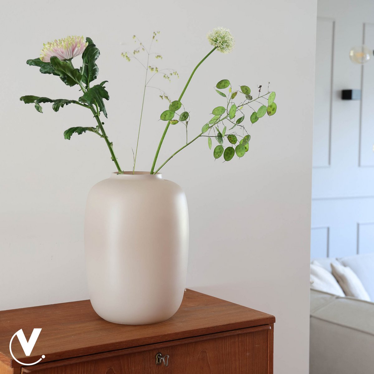 Vaas - Artic matte ivory Vase The World