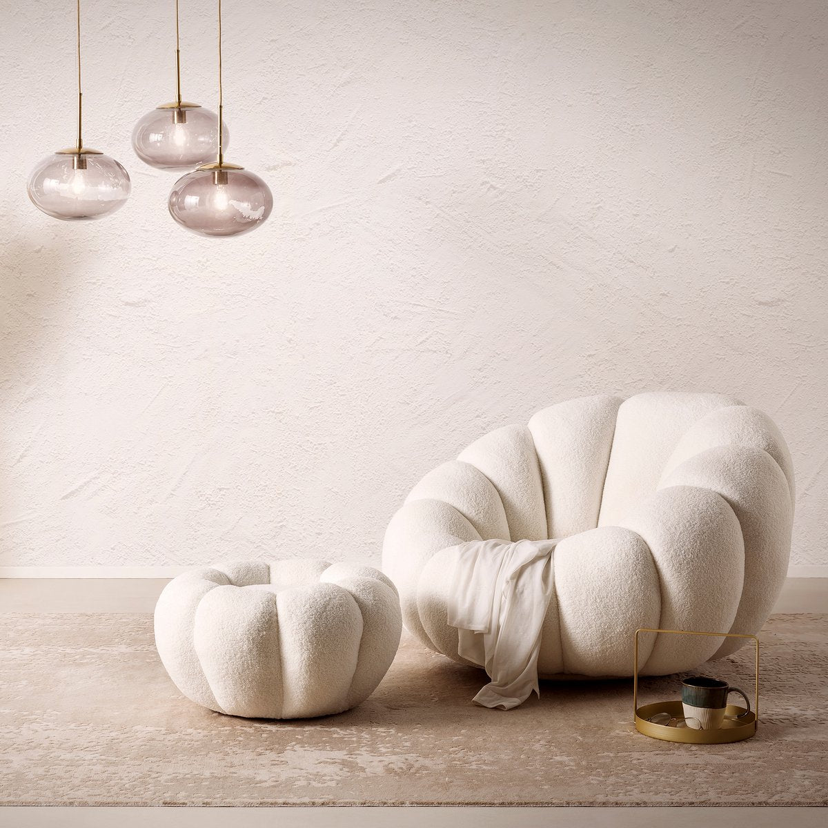 Fauteuil- en krukset gemaakt van wit teddybont SalesFever