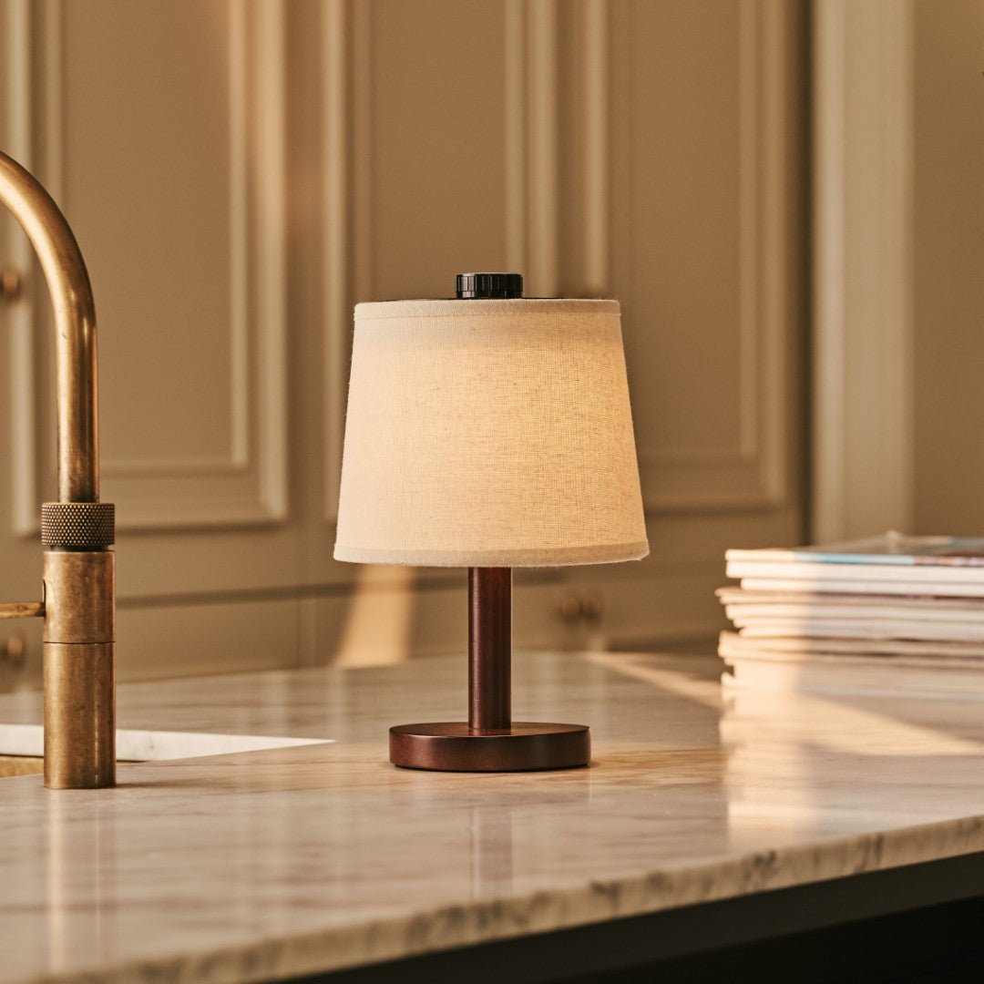 Rover donkerbruine houten lamp – oplaadbare, draadloze en dimbare lampenkap Tavellio - Amsterdam