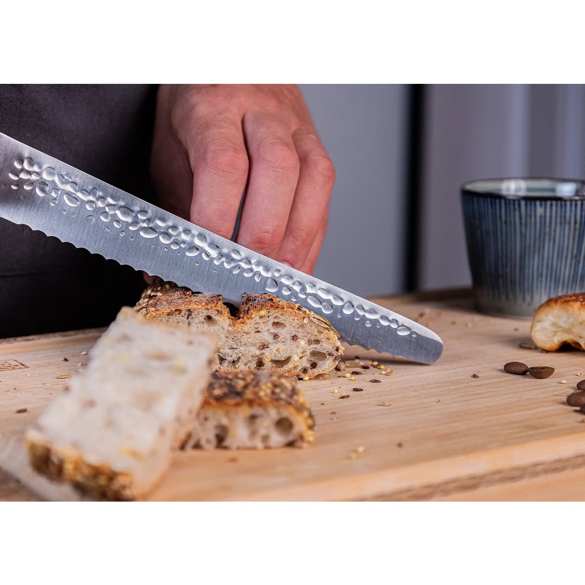 Mes - Gekarteld brood-/banketmes met bamboe Saya en bamboedoos - 200 mm lemmet KOTAI kitchen
