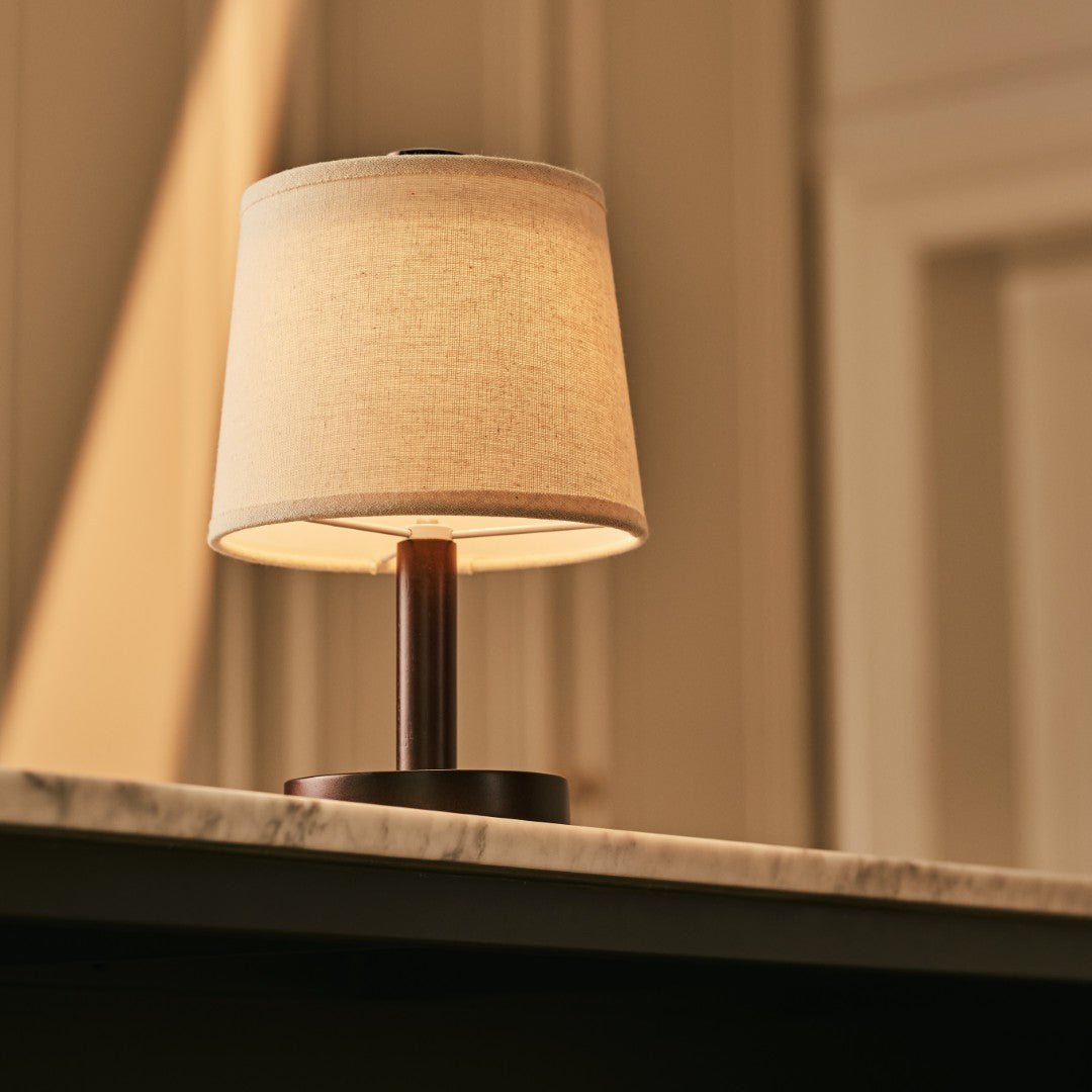 Rover donkerbruine houten lamp – oplaadbare, draadloze en dimbare lampenkap Tavellio - Amsterdam