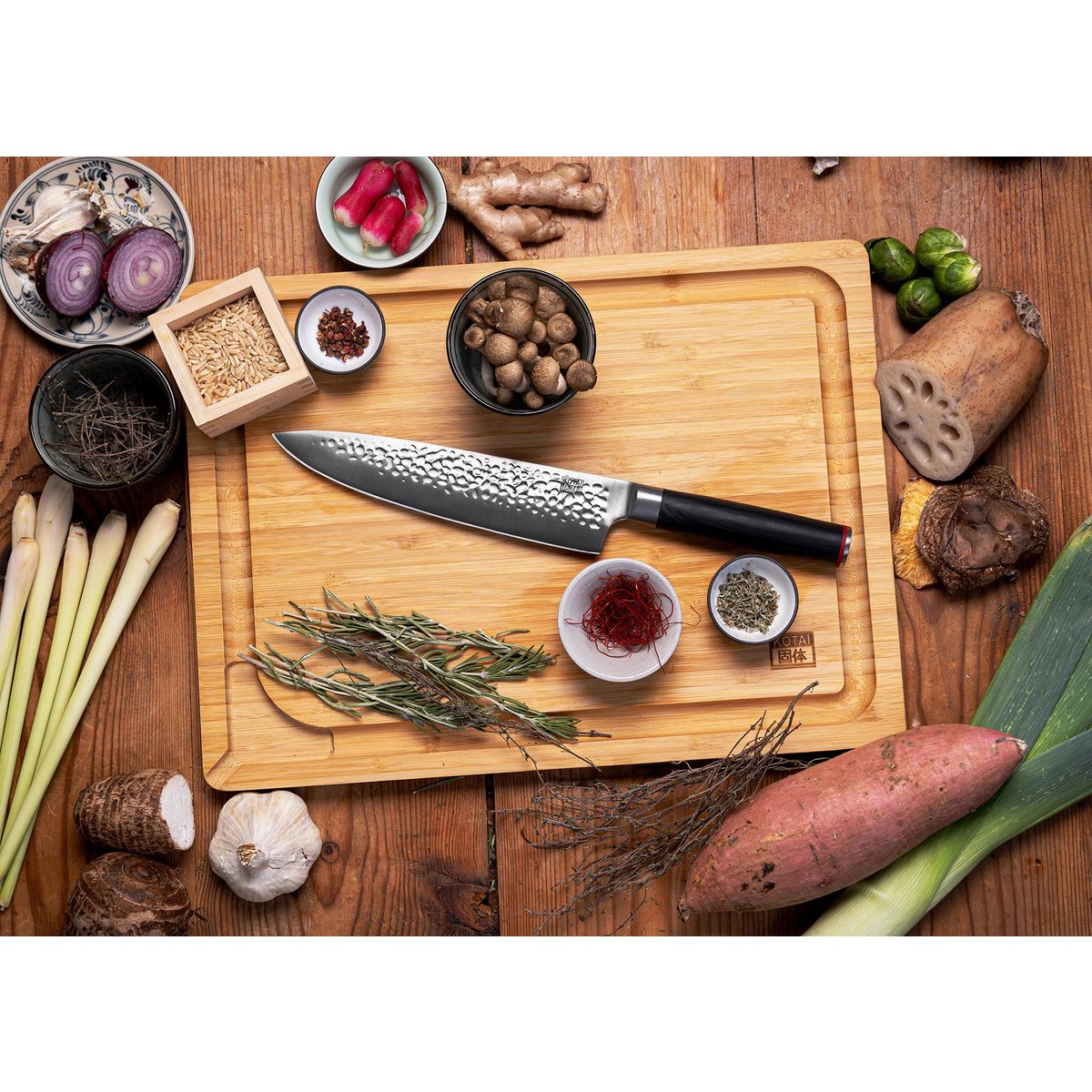 Messen- en Keukenaccessoireset - The BBQ Set Deluxe: Gyuto (koksmes) + vleesvork + aanzetstaal + bamboe snijplank KOTAI kitchen