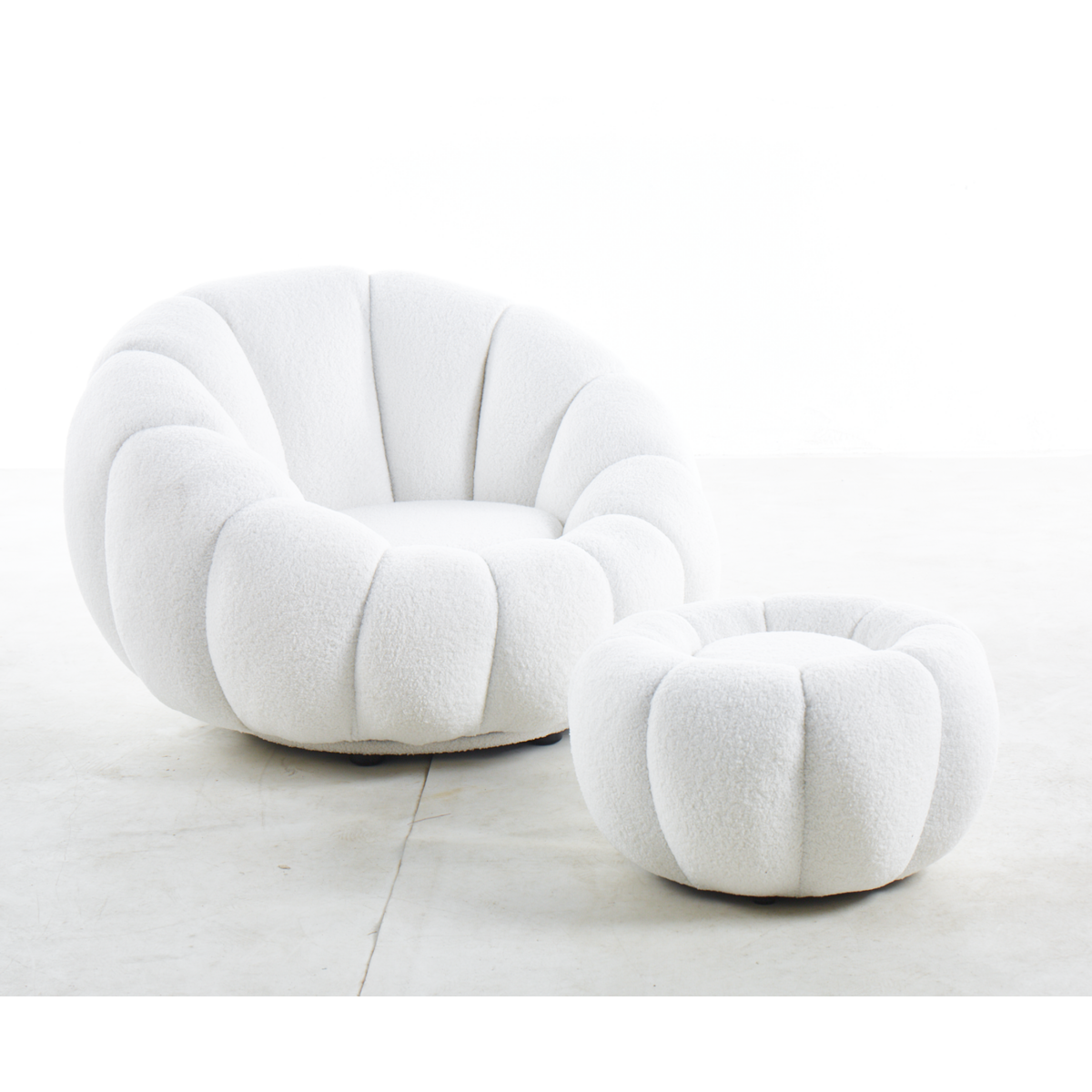Fauteuil- en krukset gemaakt van wit teddybont SalesFever