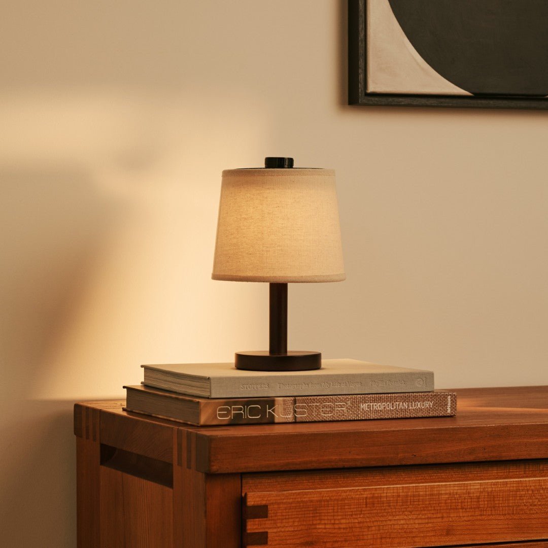 Rover donkerbruine houten lamp – oplaadbare, draadloze en dimbare lampenkap Tavellio - Amsterdam