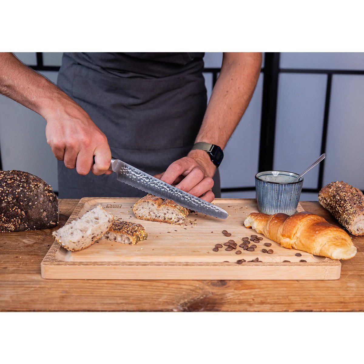 Mes - Gekarteld brood-/banketmes met bamboe Saya en bamboedoos - 200 mm lemmet KOTAI kitchen