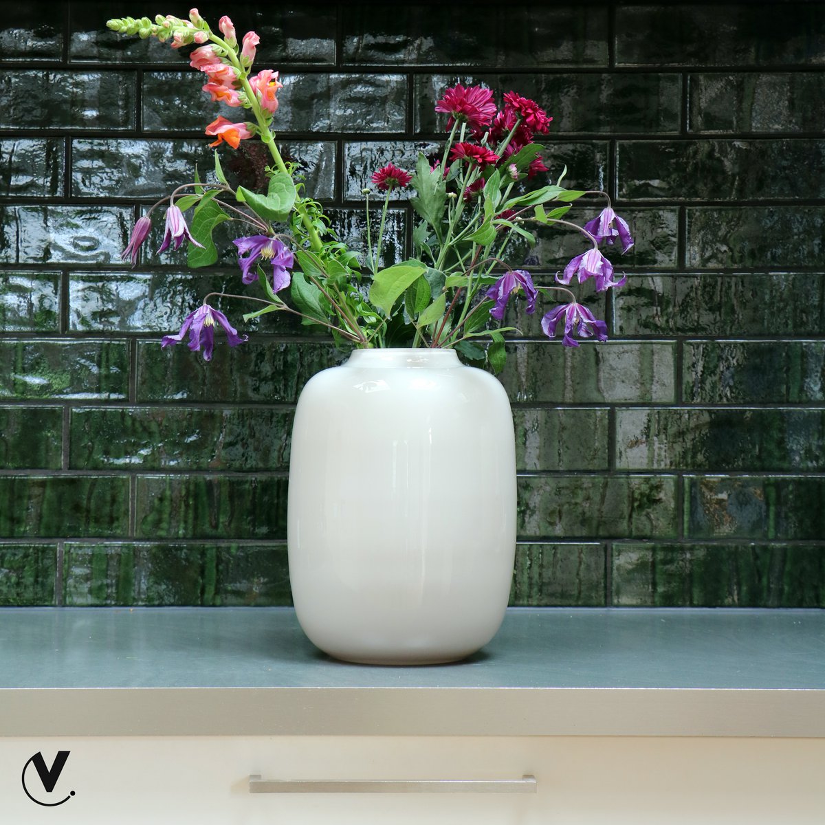 Vaas - Artic ivory Vase The World